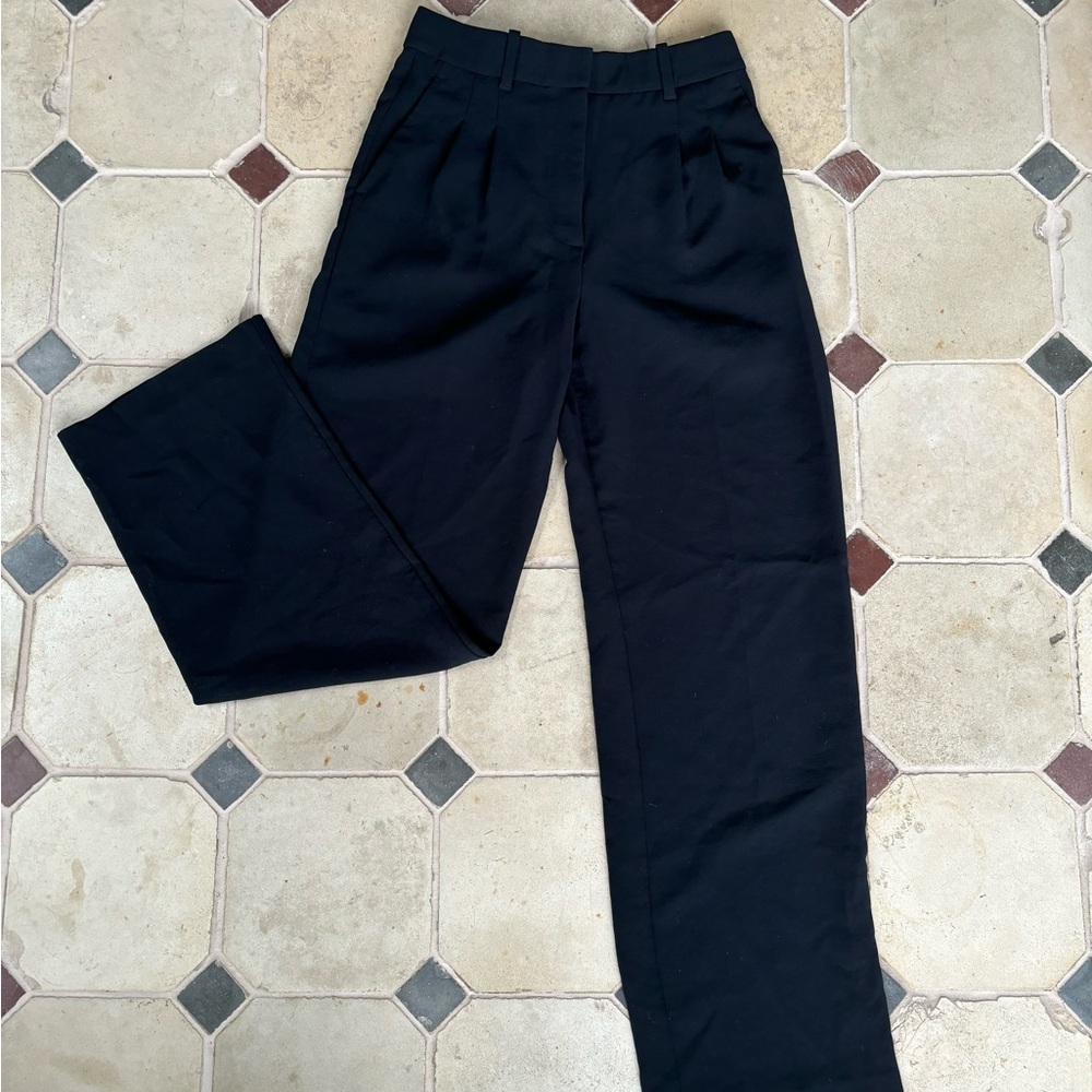 Aritzia Effortless Pants